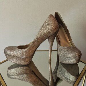 Delicious Gold Glittery Platform Pumps 8.5